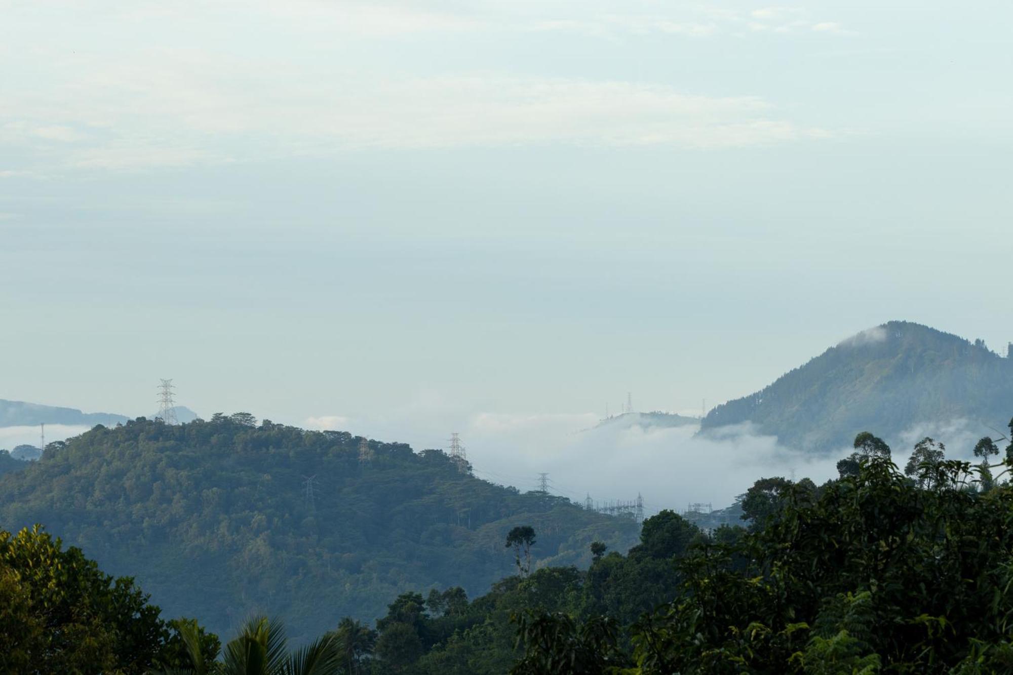 Mount Havana Канди Екстериор снимка