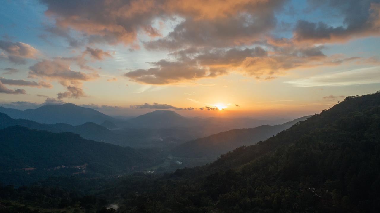 Mount Havana Канди Екстериор снимка